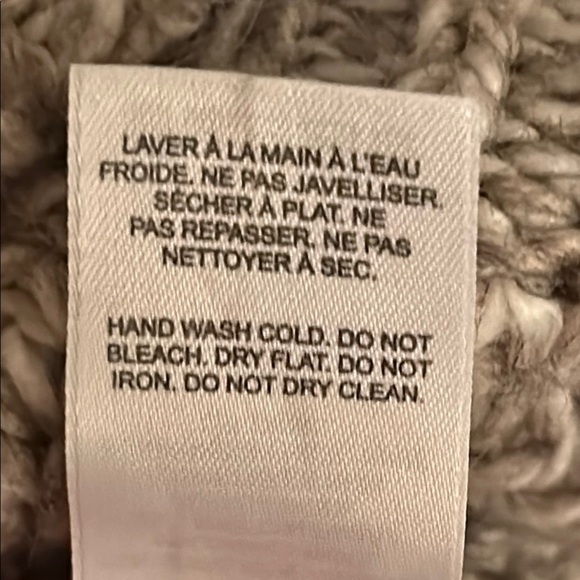 Dynamite Gray V-Neck Cozy Knit Sweater, size S - Picture 6 of 6